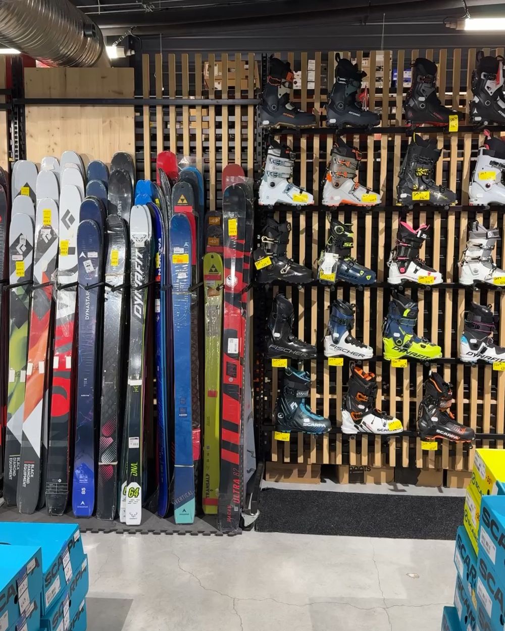 Skis et chaussures de rando alpine, foire aux skis Les Rousses